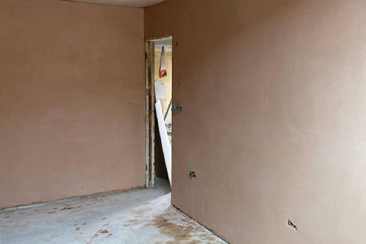 Plasterer in Enfield and Middlesex.